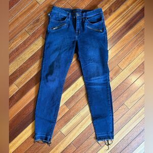 Rock & Republic Blue Skinny Jeans with Classic Indigo Wash